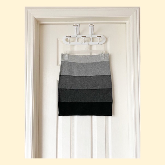 🍃Forever 21 bodycon skirt🍃 - Picture 3 of 5